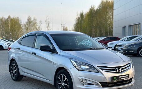 Hyundai Solaris II рестайлинг, 2015 год, 850 000 рублей, 2 фотография