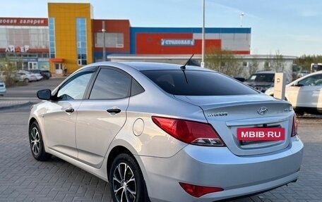 Hyundai Solaris II рестайлинг, 2015 год, 850 000 рублей, 5 фотография