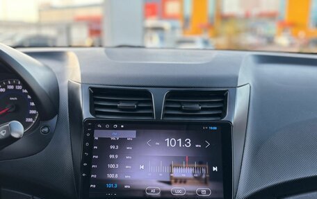 Hyundai Solaris II рестайлинг, 2015 год, 850 000 рублей, 21 фотография