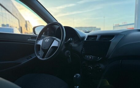Hyundai Solaris II рестайлинг, 2015 год, 850 000 рублей, 24 фотография