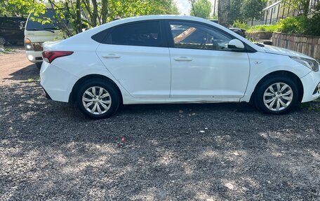 Hyundai Solaris II рестайлинг, 2017 год, 880 000 рублей, 6 фотография
