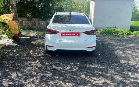 Hyundai Solaris II рестайлинг, 2017 год, 880 000 рублей, 5 фотография