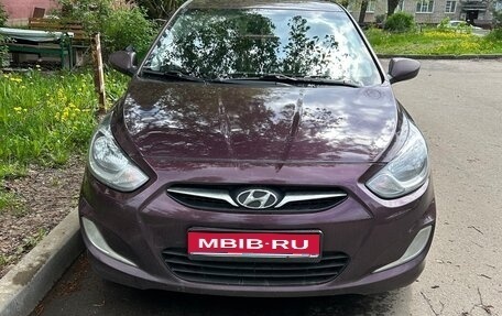 Hyundai Solaris II рестайлинг, 2012 год, 650 000 рублей, 1 фотография