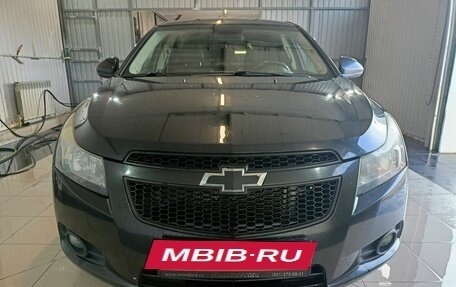 Chevrolet Cruze II, 2010 год, 575 000 рублей, 3 фотография