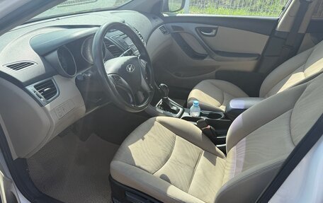 Hyundai Elantra V, 2015 год, 740 000 рублей, 12 фотография