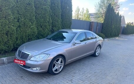Mercedes-Benz S-Класс, 2005 год, 900 000 рублей, 2 фотография