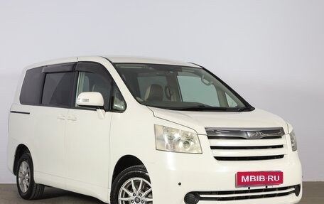 Toyota Noah III, 2008 год, 1 399 000 рублей, 1 фотография