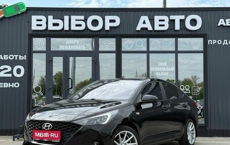 Hyundai Solaris II рестайлинг, 2021 год, 1 700 000 рублей, 1 фотография