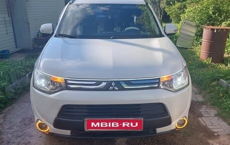 Mitsubishi Outlander III рестайлинг 3, 2013 год, 1 045 000 рублей, 1 фотография