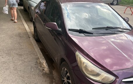 Hyundai Solaris II рестайлинг, 2011 год, 420 000 рублей, 1 фотография