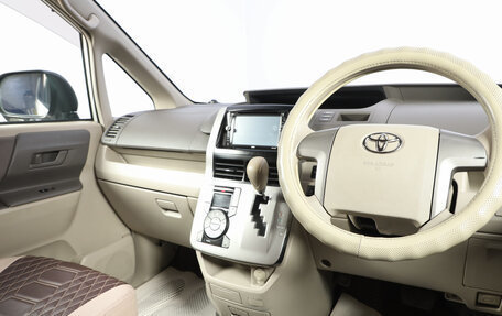 Toyota Noah III, 2008 год, 1 399 000 рублей, 7 фотография