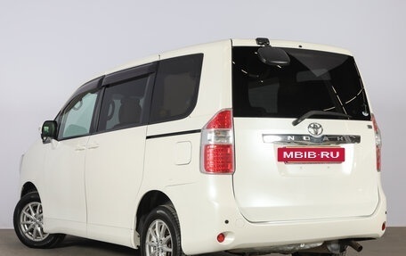 Toyota Noah III, 2008 год, 1 399 000 рублей, 4 фотография