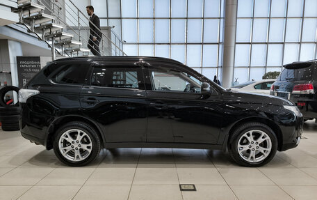 Mitsubishi Outlander III рестайлинг 3, 2013 год, 1 250 000 рублей, 5 фотография
