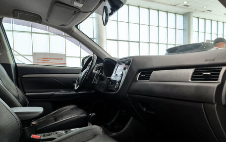 Mitsubishi Outlander III рестайлинг 3, 2013 год, 1 250 000 рублей, 13 фотография