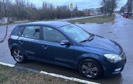 KIA cee'd I рестайлинг, 2010 год, 650 000 рублей, 2 фотография