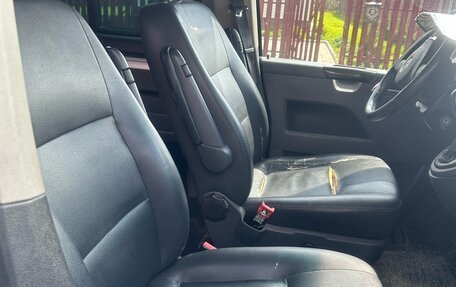 Volkswagen Multivan T5, 2010 год, 1 250 000 рублей, 3 фотография