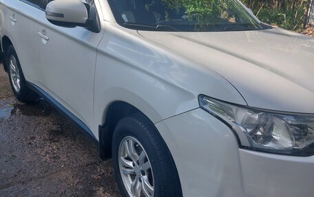 Mitsubishi Outlander III рестайлинг 3, 2013 год, 1 045 000 рублей, 5 фотография