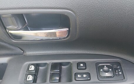 Mitsubishi Outlander III рестайлинг 3, 2013 год, 1 045 000 рублей, 13 фотография