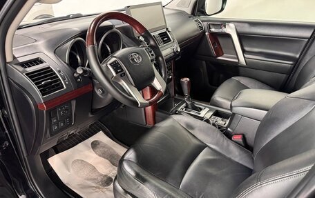 Toyota Land Cruiser Prado 150 рестайлинг 2, 2016 год, 3 490 000 рублей, 13 фотография