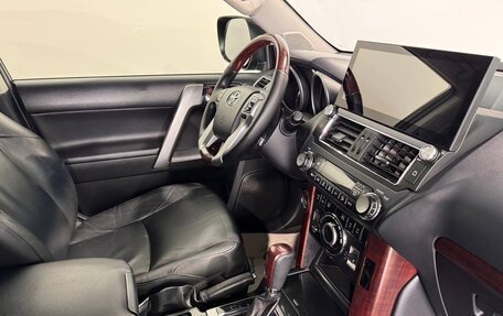 Toyota Land Cruiser Prado 150 рестайлинг 2, 2016 год, 3 490 000 рублей, 18 фотография