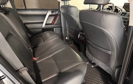 Toyota Land Cruiser Prado 150 рестайлинг 2, 2016 год, 3 490 000 рублей, 25 фотография