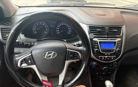 Hyundai Solaris II рестайлинг, 2011 год, 420 000 рублей, 9 фотография