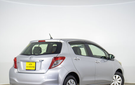Toyota Vitz, 2013 год, 1 079 000 рублей, 5 фотография