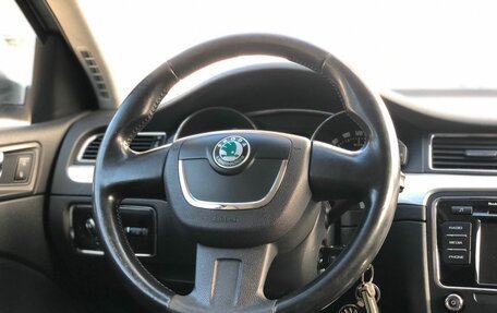 Skoda Superb III рестайлинг, 2012 год, 995 000 рублей, 12 фотография