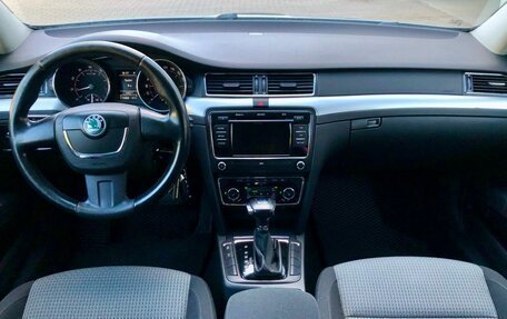 Skoda Superb III рестайлинг, 2012 год, 995 000 рублей, 10 фотография