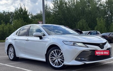 Toyota Camry, 2020 год, 2 850 000 рублей, 2 фотография