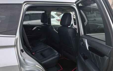 Mitsubishi Pajero Sport III рестайлинг, 2018 год, 3 050 000 рублей, 4 фотография