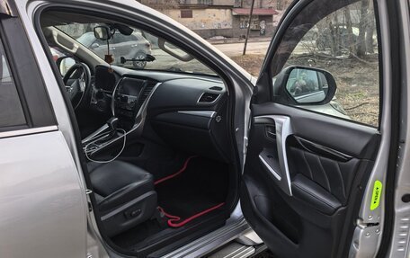 Mitsubishi Pajero Sport III рестайлинг, 2018 год, 3 050 000 рублей, 5 фотография