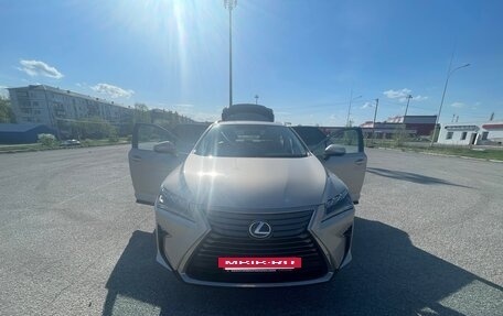 Lexus RX IV рестайлинг, 2017 год, 4 500 000 рублей, 4 фотография