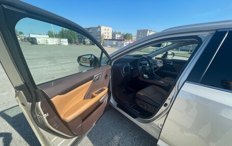 Lexus RX IV рестайлинг, 2017 год, 4 500 000 рублей, 16 фотография