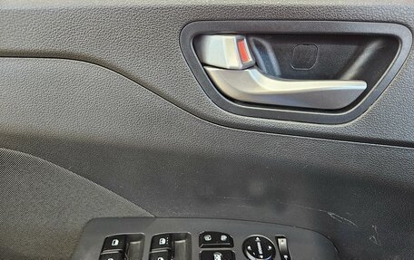 Hyundai Solaris II рестайлинг, 2019 год, 1 299 000 рублей, 16 фотография