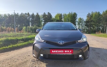 Toyota Prius Alpha I (ZVW40/41), 2016 год, 1 620 000 рублей, 5 фотография