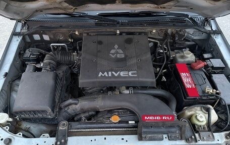 Mitsubishi Pajero IV, 2007 год, 1 550 000 рублей, 11 фотография