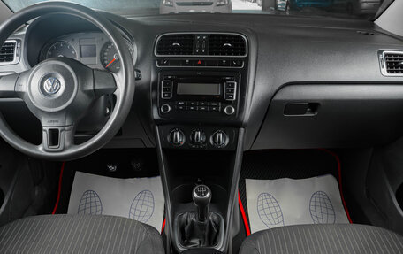Volkswagen Polo VI (EU Market), 2011 год, 699 000 рублей, 13 фотография