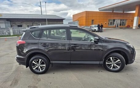 Toyota RAV4, 2015 год, 2 620 000 рублей, 2 фотография