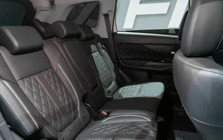 Mitsubishi Outlander III рестайлинг 3, 2022 год, 3 449 000 рублей, 11 фотография
