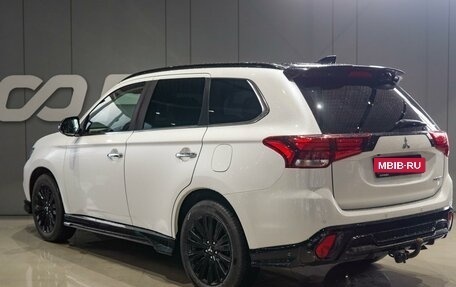 Mitsubishi Outlander III рестайлинг 3, 2022 год, 3 449 000 рублей, 3 фотография
