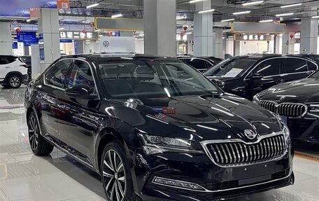 Skoda Superb III рестайлинг, 2025 год, 2 505 000 рублей, 3 фотография