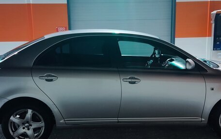 Toyota Avensis III рестайлинг, 2004 год, 500 000 рублей, 6 фотография