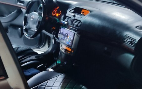 Toyota Avensis III рестайлинг, 2004 год, 500 000 рублей, 12 фотография