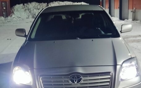 Toyota Avensis III рестайлинг, 2004 год, 500 000 рублей, 4 фотография