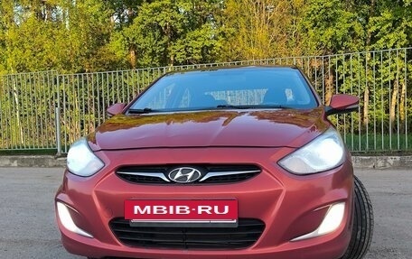 Hyundai Solaris II рестайлинг, 2011 год, 680 000 рублей, 4 фотография