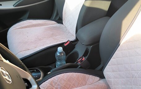 Hyundai Solaris II рестайлинг, 2011 год, 680 000 рублей, 20 фотография