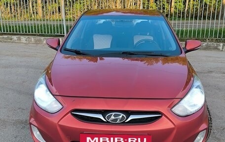Hyundai Solaris II рестайлинг, 2011 год, 680 000 рублей, 11 фотография