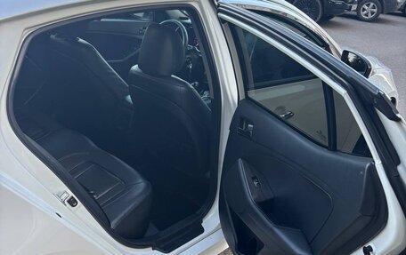KIA K5 I рестайлинг, 2011 год, 1 250 000 рублей, 10 фотография