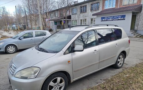 Toyota Avensis Verso I рестайлинг, 2001 год, 550 000 рублей, 3 фотография